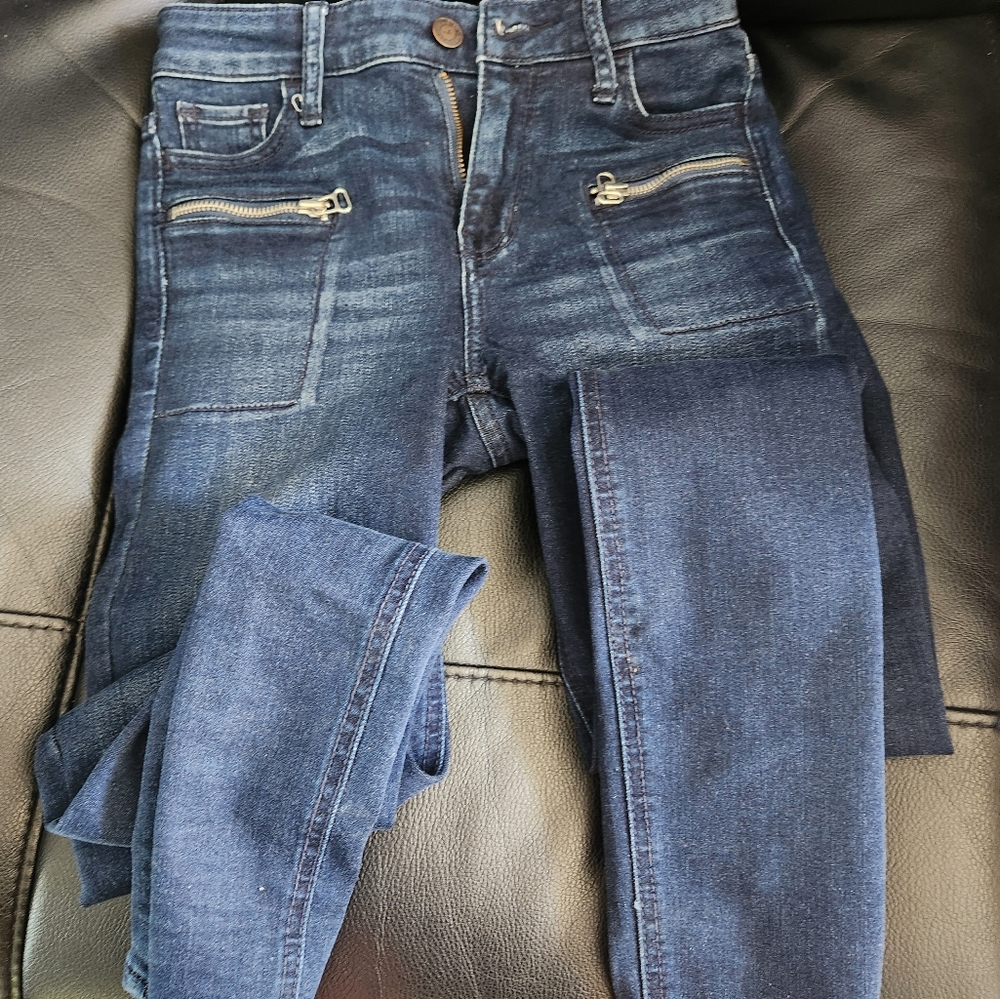 Hollister jeans size 00. High waist. 23/31